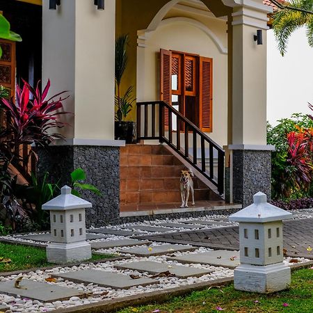 Villa Mata Hari Panji Exterior photo
