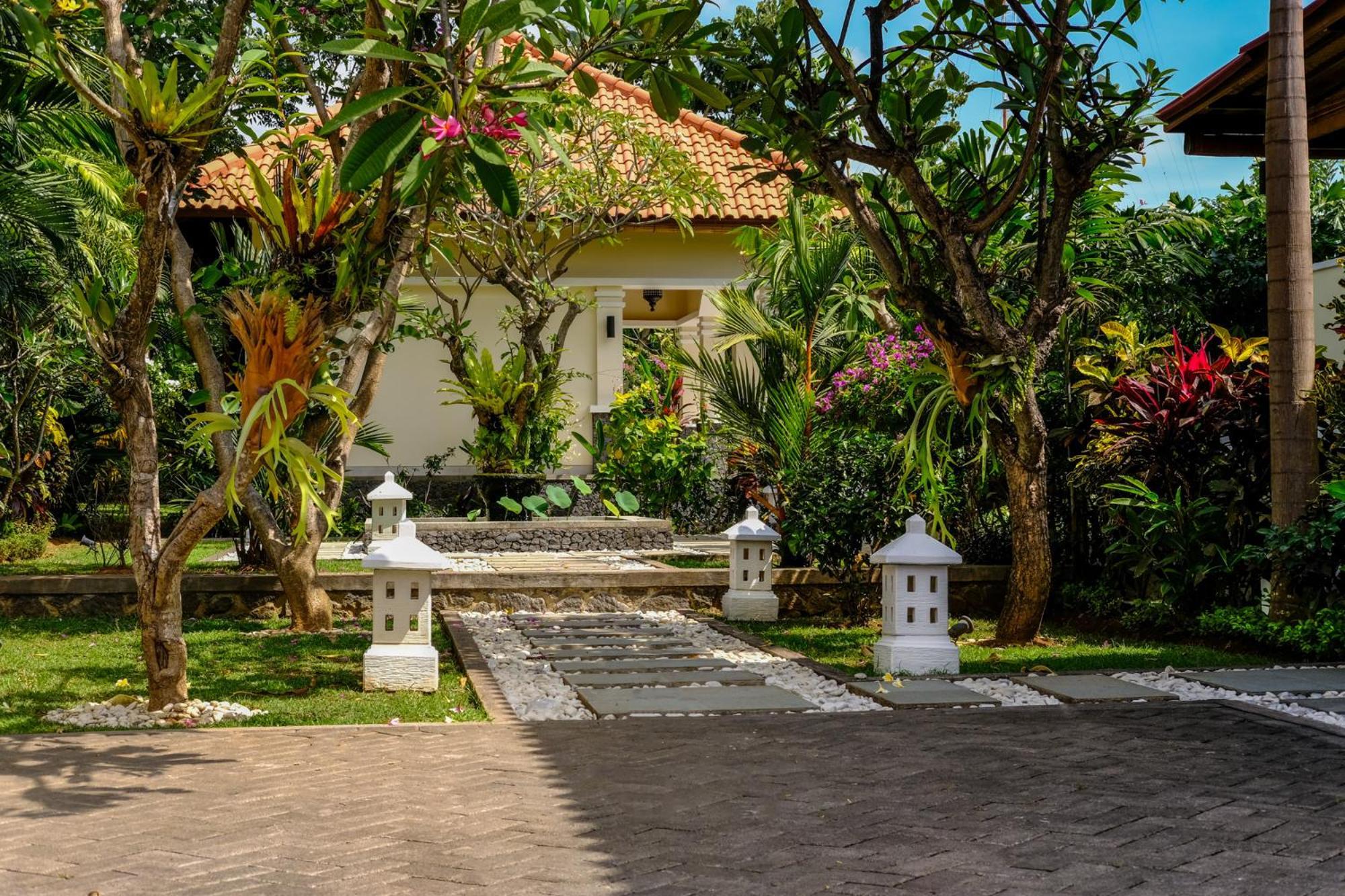 Villa Mata Hari Panji Exterior photo