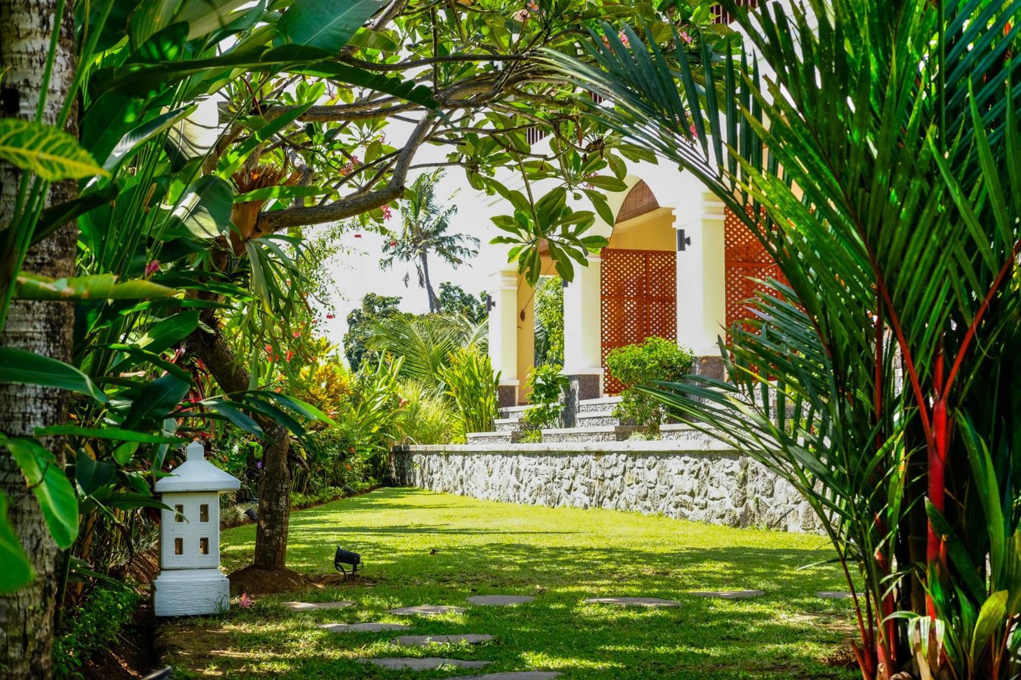 Villa Mata Hari Panji Exterior photo