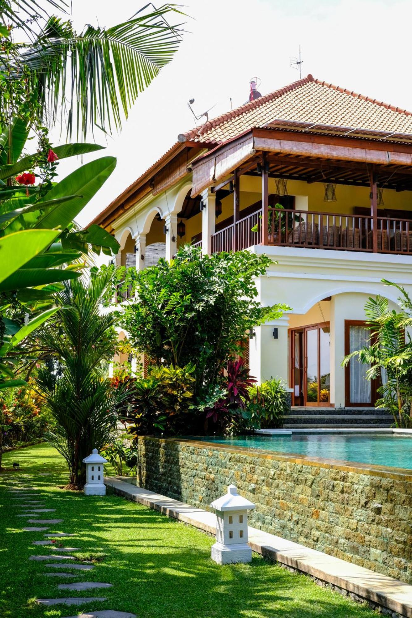 Villa Mata Hari Panji Exterior photo
