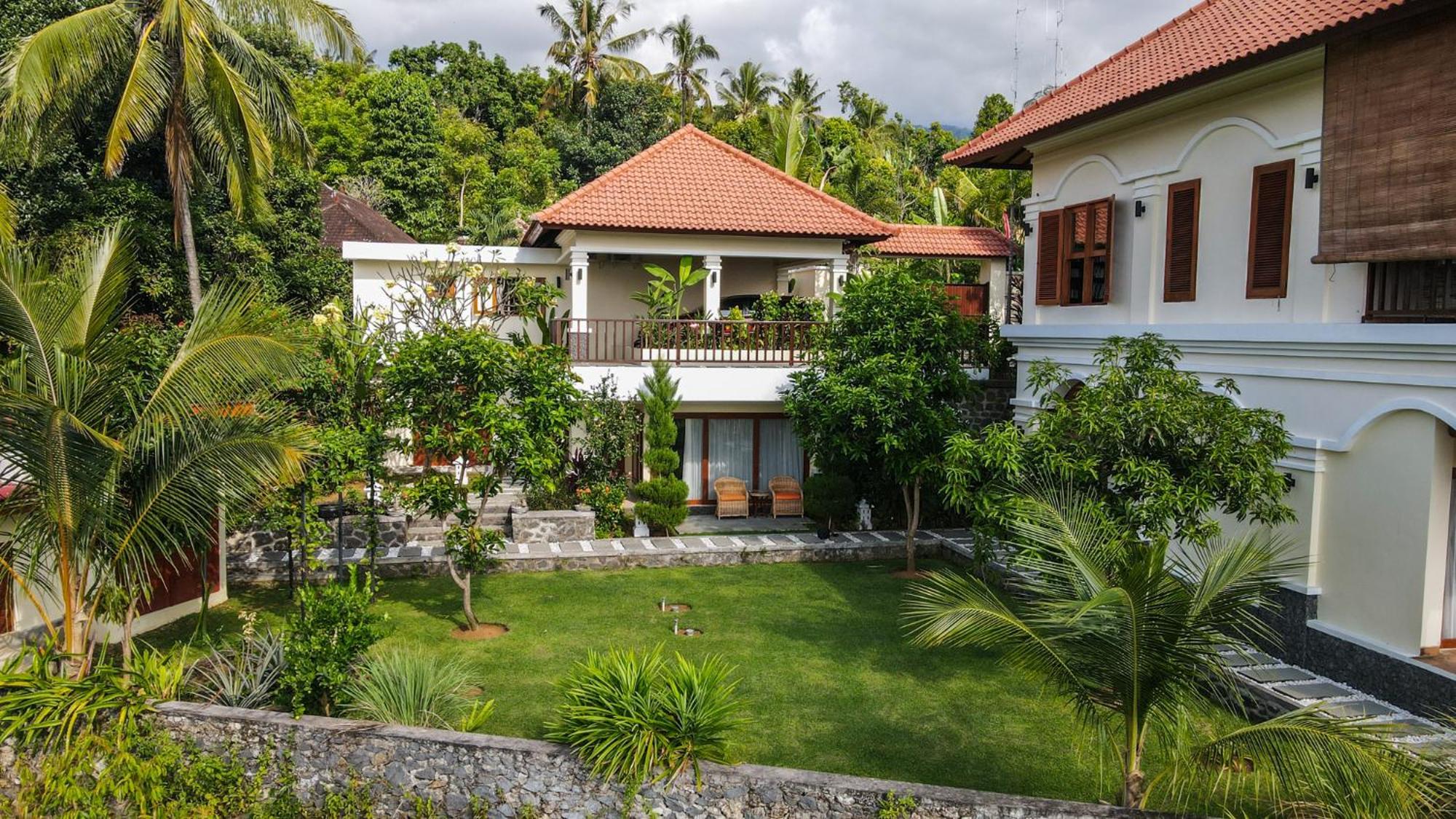 Villa Mata Hari Panji Exterior photo
