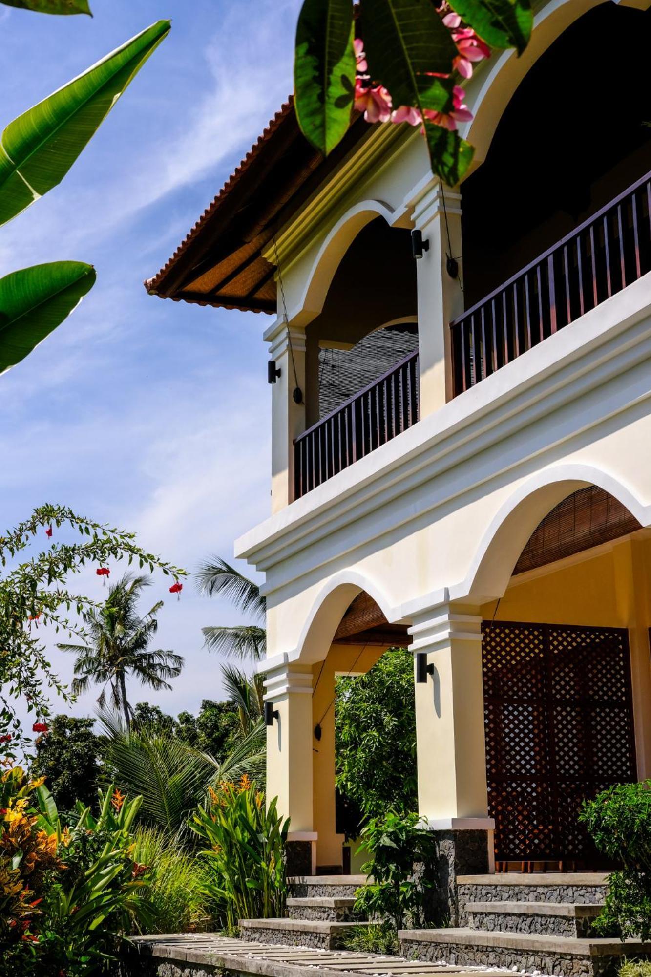Villa Mata Hari Panji Exterior photo