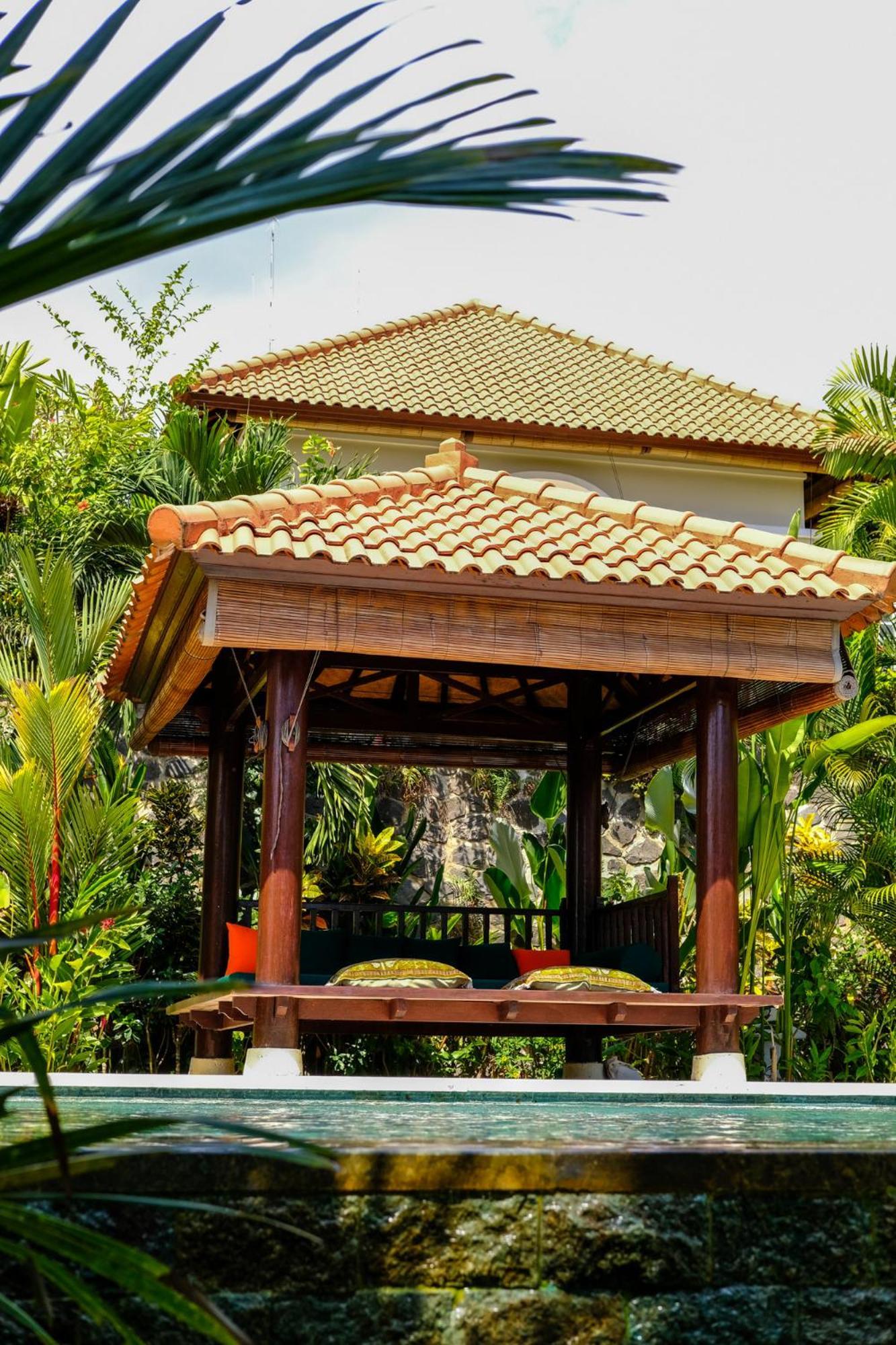 Villa Mata Hari Panji Exterior photo